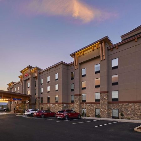 Hampton Inn & Suites Roseburg Exterior photo